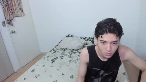 picaszomilos350 online show from 17, 2, 2026