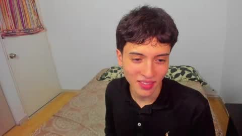 picaszomilos350 online show from 26, 3, 2026