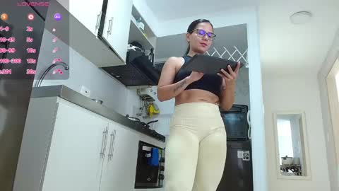 Snapshot of pielcanela361 chatting on 27, 5, 2026 Viviana online show from 27, 5, 2026