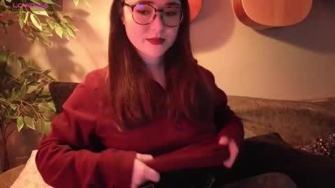 Snapshot of pillogoddess chatting on 13, 3, 2026 PilloGoddess online show from 13, 3, 2026