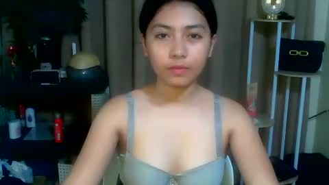 Snapshot of pinay_aangel chatting on 5, 4, 2026 pinay_aangel online show from 5, 4, 2026