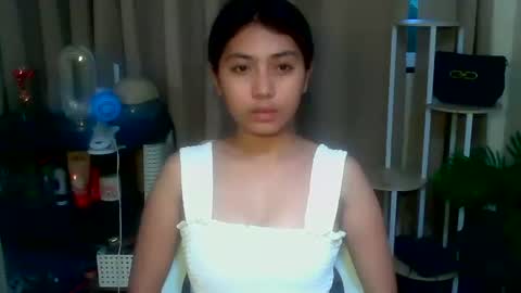 Snapshot of pinay_aangel chatting on 6, 4, 2026 pinay_aangel online show from 6, 4, 2026