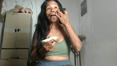 Snapshot of pinay_hazel chatting on 22, 6, 2026 hazel online show from 22, 6, 2026