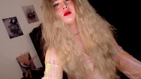 Snapshot of pinay_ivy chatting on 19, 7, 2026 Ivy Morningstar online show from 19, 7, 2026