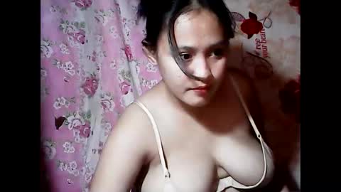 pinay_mama_milkbigboobs online show from 5, 2, 2025