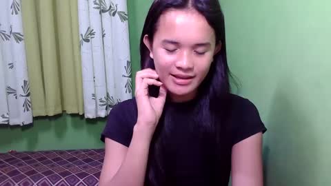 pinaymorena_rhowe online show from 10, 1, 2025