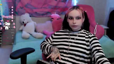 Snapshot of pineapple_dope chatting on 20, 9, 2025 Nancy online show from 20, 9, 2025