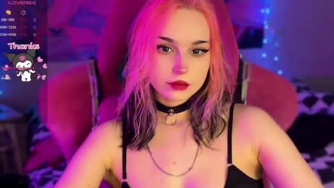 Snapshot of pineapple_dope chatting on 7, 6, 2026 Nancy online show from 7, 6, 2026