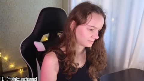 Snapshot of pink__sun chatting on 13, 9, 2025 Stephanie online show from 13, 9, 2025