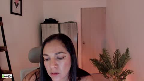 Snapshot of pink_kitten_ chatting on 19, 4, 2026 Eli online show from 19, 4, 2026