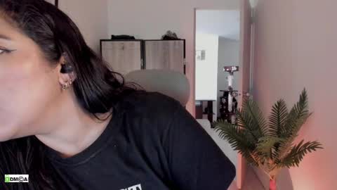 Snapshot of pink_kitten_ chatting on 24, 5, 2026 Eli online show from 24, 5, 2026