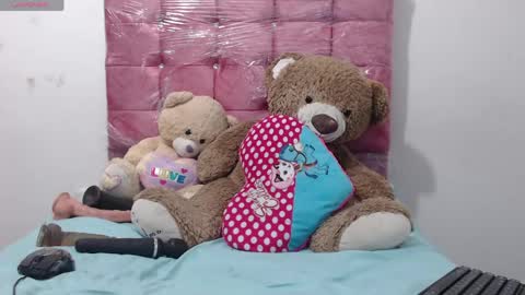 pink_love_25 online show from 23, 5, 2026