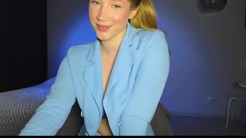 Snapshot of pink_rosee_ chatting on 10, 10, 2025   online show from 10, 10, 2025