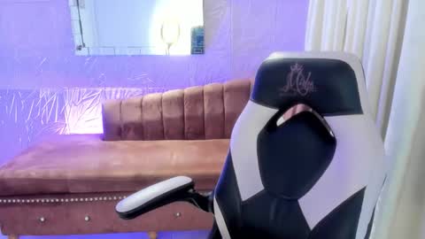 Snapshot of pink_rouse_m chatting on 30, 4, 2026 isabella online show from 30, 4, 2026