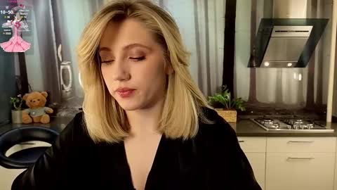 Snapshot of pinkadele chatting on 7, 2, 2025 Adele online show from 7, 2, 2025