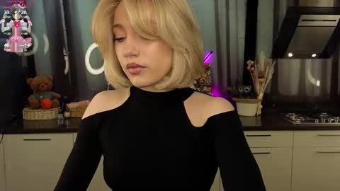 Snapshot of pinkadele chatting on 27, 2, 2025 Adele online show from 27, 2, 2025