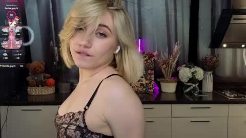 Snapshot of pinkadele chatting on 12, 3, 2025 Adele online show from 12, 3, 2025