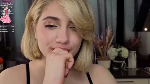 Snapshot of pinkadele chatting on 12, 3, 2025 Adele online show from 12, 3, 2025