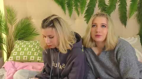 Snapshot of pinkadele chatting on 27, 9, 2025 Adele online show from 27, 9, 2025