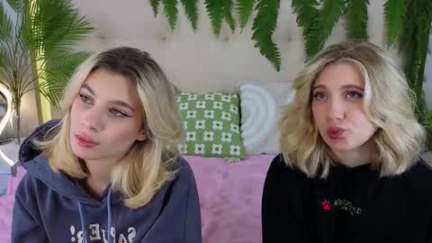 Snapshot of pinkadele chatting on 13, 10, 2025 Adele online show from 13, 10, 2025