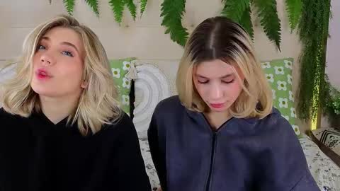 Snapshot of pinkadele chatting on 29, 10, 2025 Adele online show from 29, 10, 2025