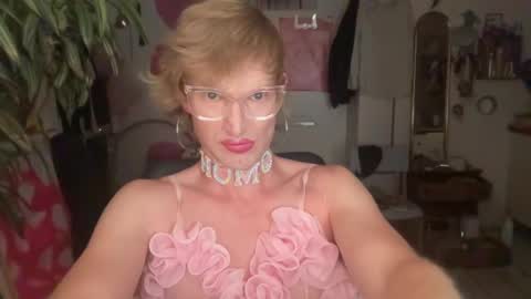 Snapshot of pinkfag chatting on 13, 7, 2026 pinkfag online show from 13, 7, 2026