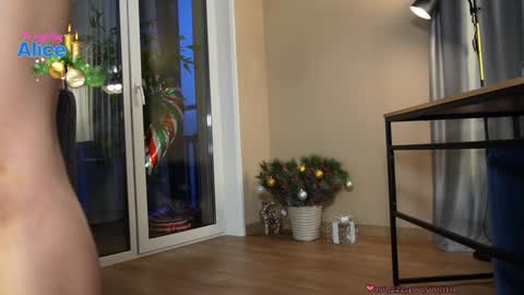 Snapshot of pinkheart_ chatting on 4, 1, 2025 Alice online show from 4, 1, 2025