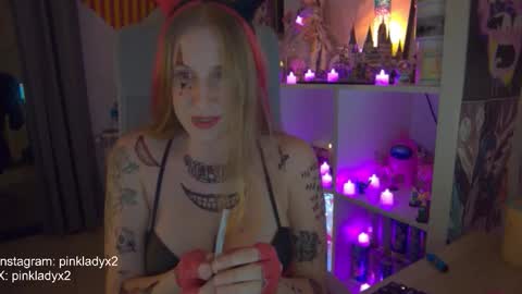 Snapshot of pinkladyx2 chatting on 30, 10, 2025 pinkladyx2 online show from 30, 10, 2025