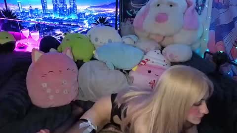 Gwenie online show from 24, 9, 2025