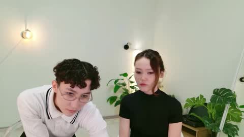 Li long hair and Rude short hair online show from 4, 4, 2026