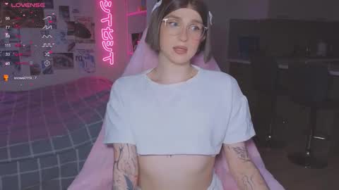 pinkvenom_ online show from 2, 11, 2025