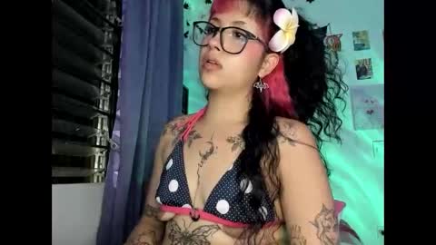 pinky_promiseex online show from 19, 5, 2026