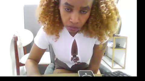 Snapshot of pinkyleen chatting on 23, 11, 2025 pinky online show from 23, 11, 2025