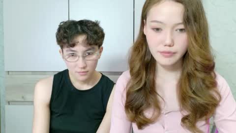Li long hair and Ru short hair online show from 23, 5, 2026