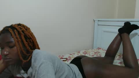 Snapshot of pinnacle_ chatting on 26, 4, 2026 zenah online show from 26, 4, 2026