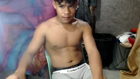 Snapshot of pinoy_shyboy69 chatting on 28, 7, 2026 pinoy_shyboy69 online show from 28, 7, 2026