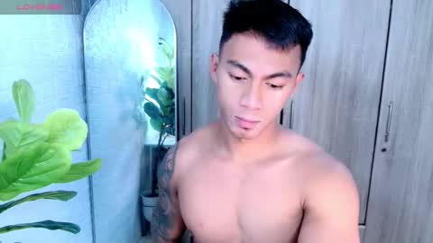 Snapshot of pinoymilker chatting on 15, 3, 2026 ethan online show from 15, 3, 2026