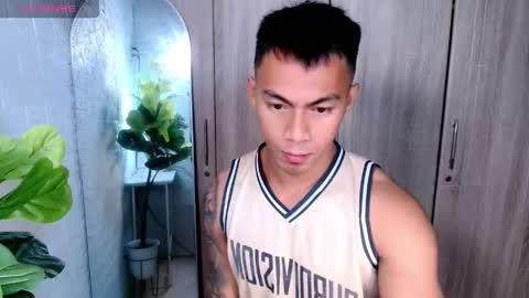 Snapshot of pinoymilker chatting on 16, 4, 2026 ethan online show from 16, 4, 2026