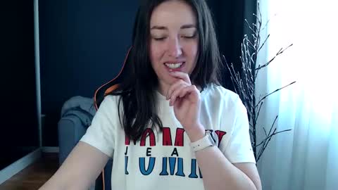 Snapshot of piscesgirl06 chatting on 20, 4, 2026 piscesgirl06 online show from 20, 4, 2026