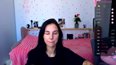 Snapshot of pixie_molly chatting on 29, 4, 2026 Molly online show from 29, 4, 2026