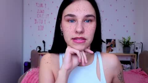 Snapshot of pixie_molly chatting on 24, 5, 2026 Molly online show from 24, 5, 2026