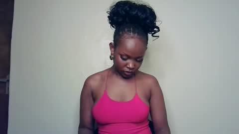 Snapshot of pixie_roman chatting on 25, 4, 2026 Majesty online show from 25, 4, 2026