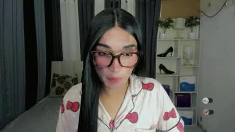 pixiedoll_ online show from 28, 2, 2026