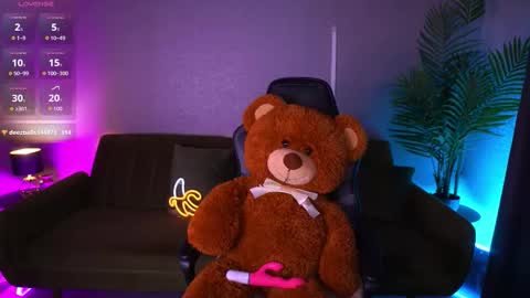 pixiepeachh online show from 17, 12, 2025