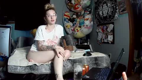 Snapshot of pixieprincess03 chatting on 27, 10, 2025 Princess online show from 27, 10, 2025