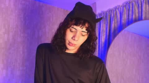 cris online show from 17, 4, 2026