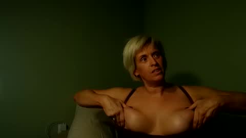 Snapshot of platinumpurdy chatting on 26, 11, 2025 PlatniumPurdy online show from 26, 11, 2025