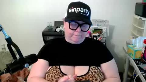 Platinum Puzzy online show from 6, 3, 2025