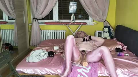 Snapshot of playfulmia95 chatting on 21, 7, 2026 playfulmia95 online show from 21, 7, 2026