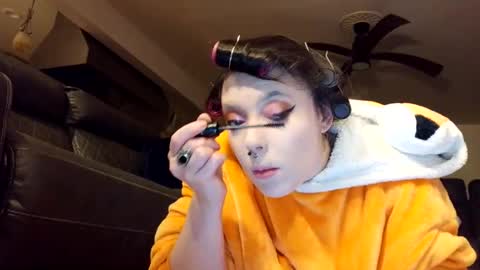 pleasantdinosaurus7537 online show from 16, 1, 2026